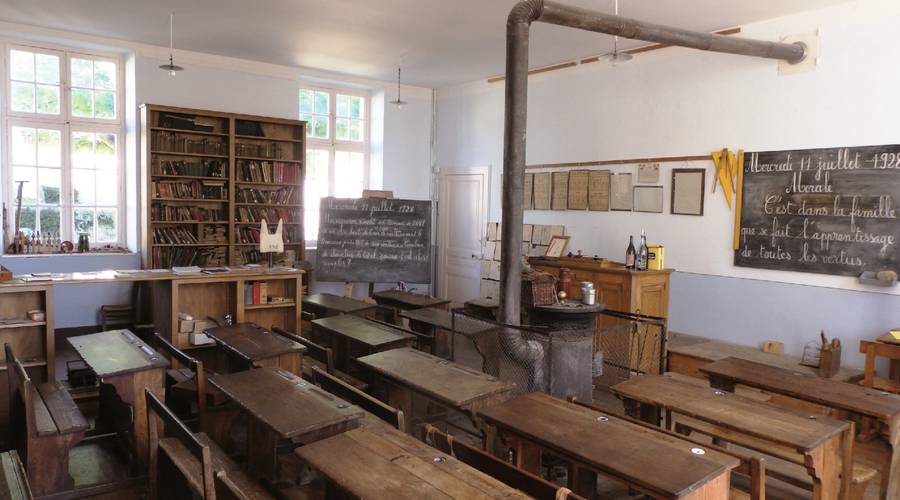 Ecole Dautrefois château Chalon